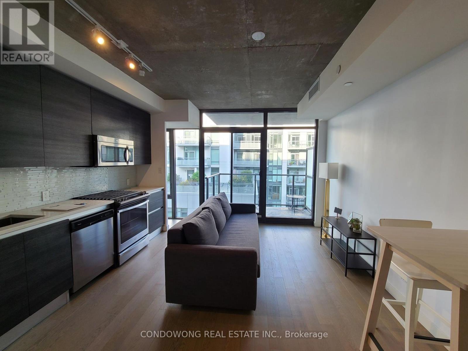 1410 - 111 Bathurst Street, Toronto, Ontario  M5V 0M9 - Photo 2 - C12174459