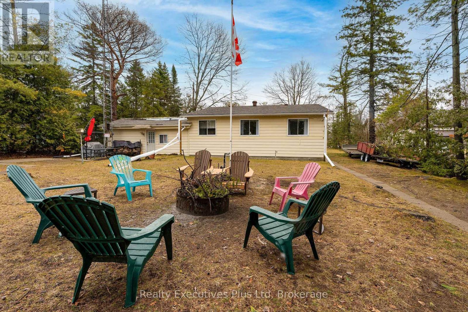 300 River Road E, Wasaga Beach, Ontario  L9Z 2L7 - Photo 16 - S12061544