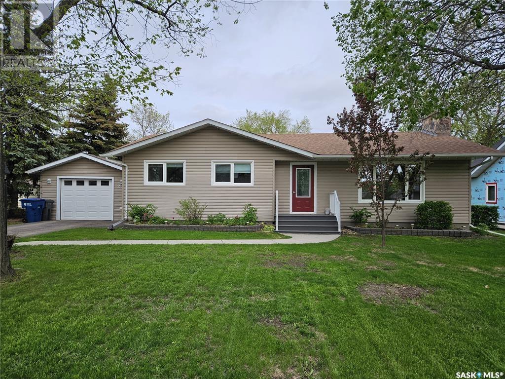 205 1st STREET E, carlyle, Saskatchewan