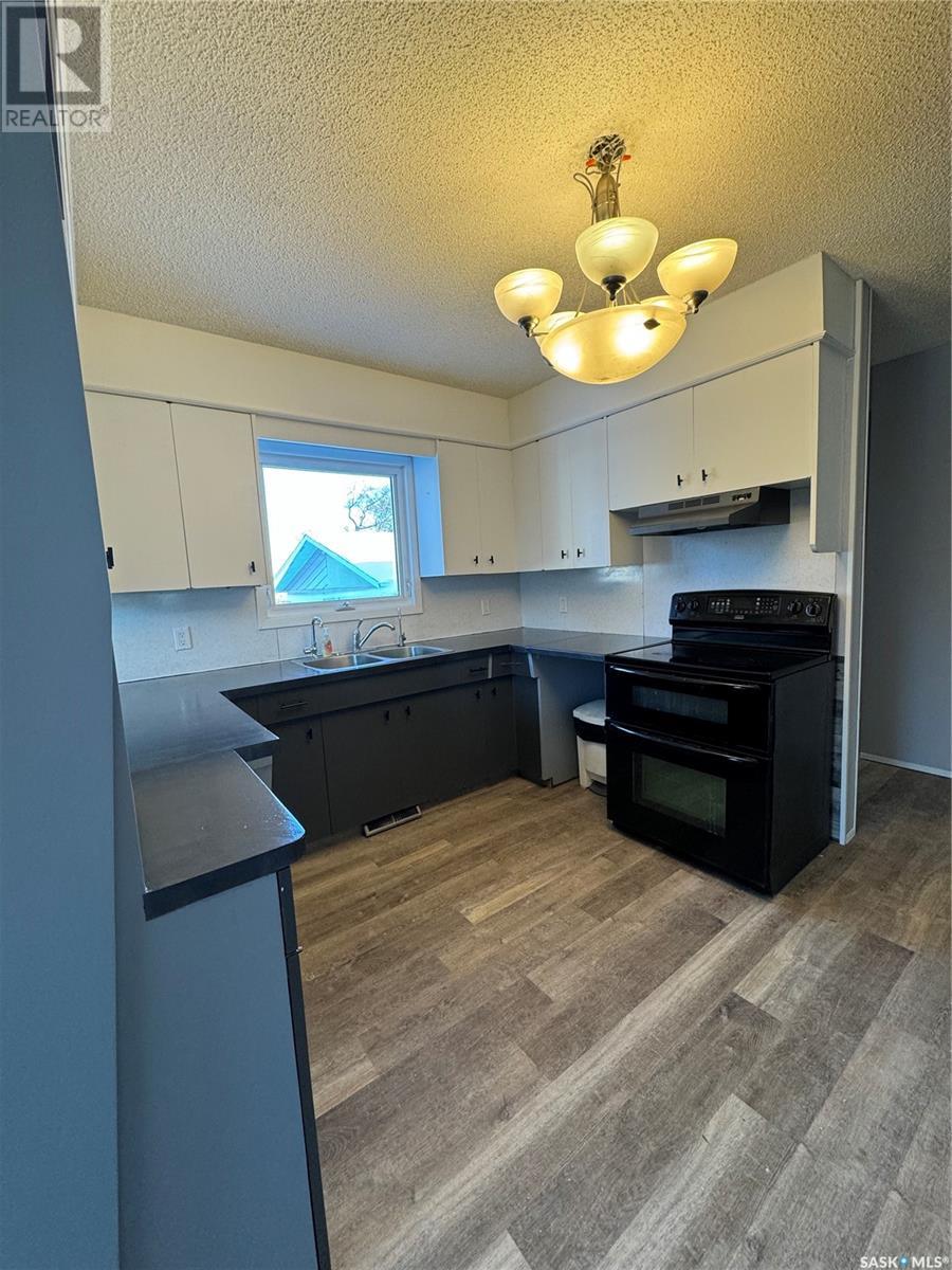 Property at 203 2nd AVENUE N image 5