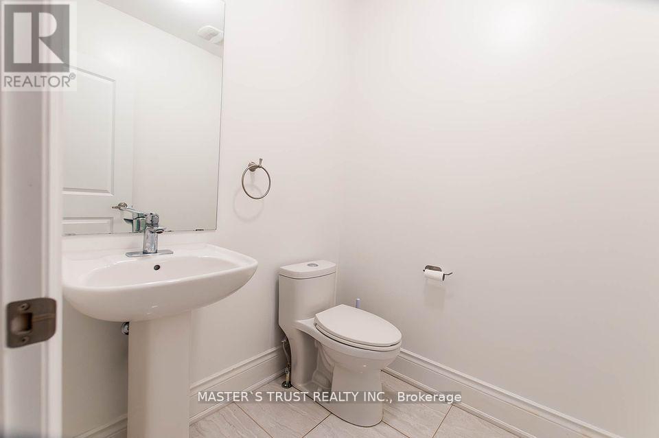28 Mallery Street, Richmond Hill, Ontario  L4S 0H7 - Photo 3 - N12173462