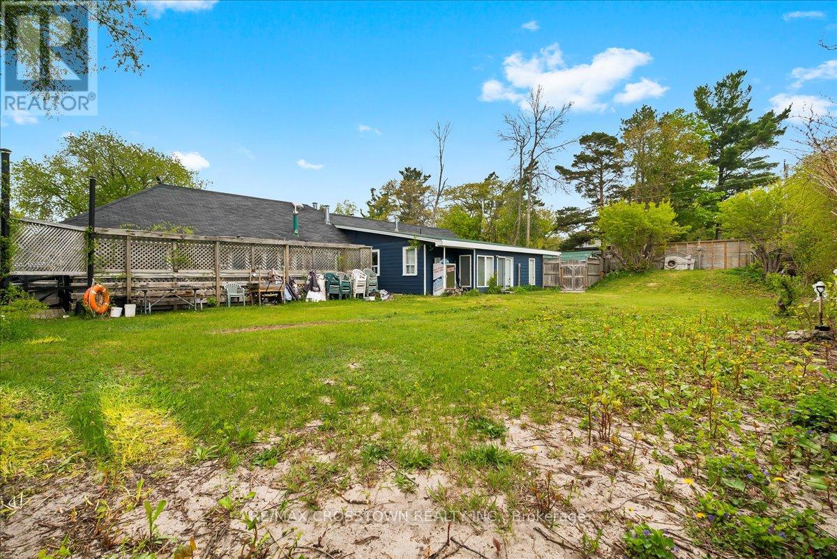 369 Balm Beach Road W, Tiny, Ontario  L0L 2J0 - Photo 23 - S12174369