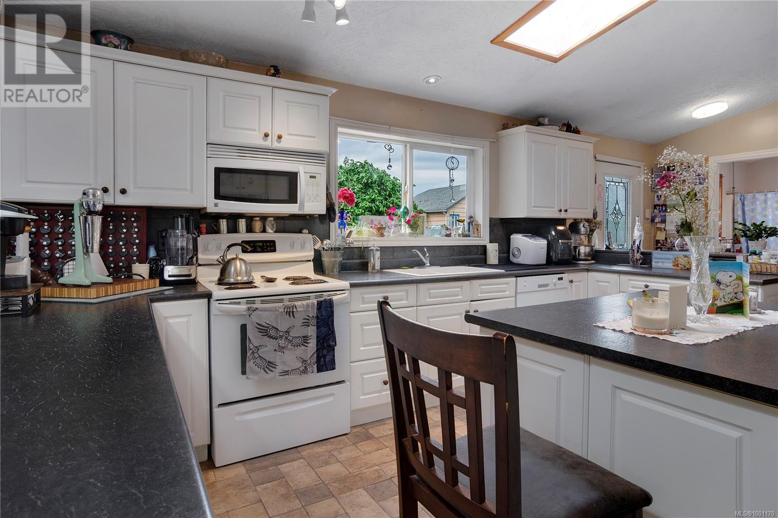762 Albert St, Nanaimo, British Columbia  V9R 2W5 - Photo 10 - 1001170