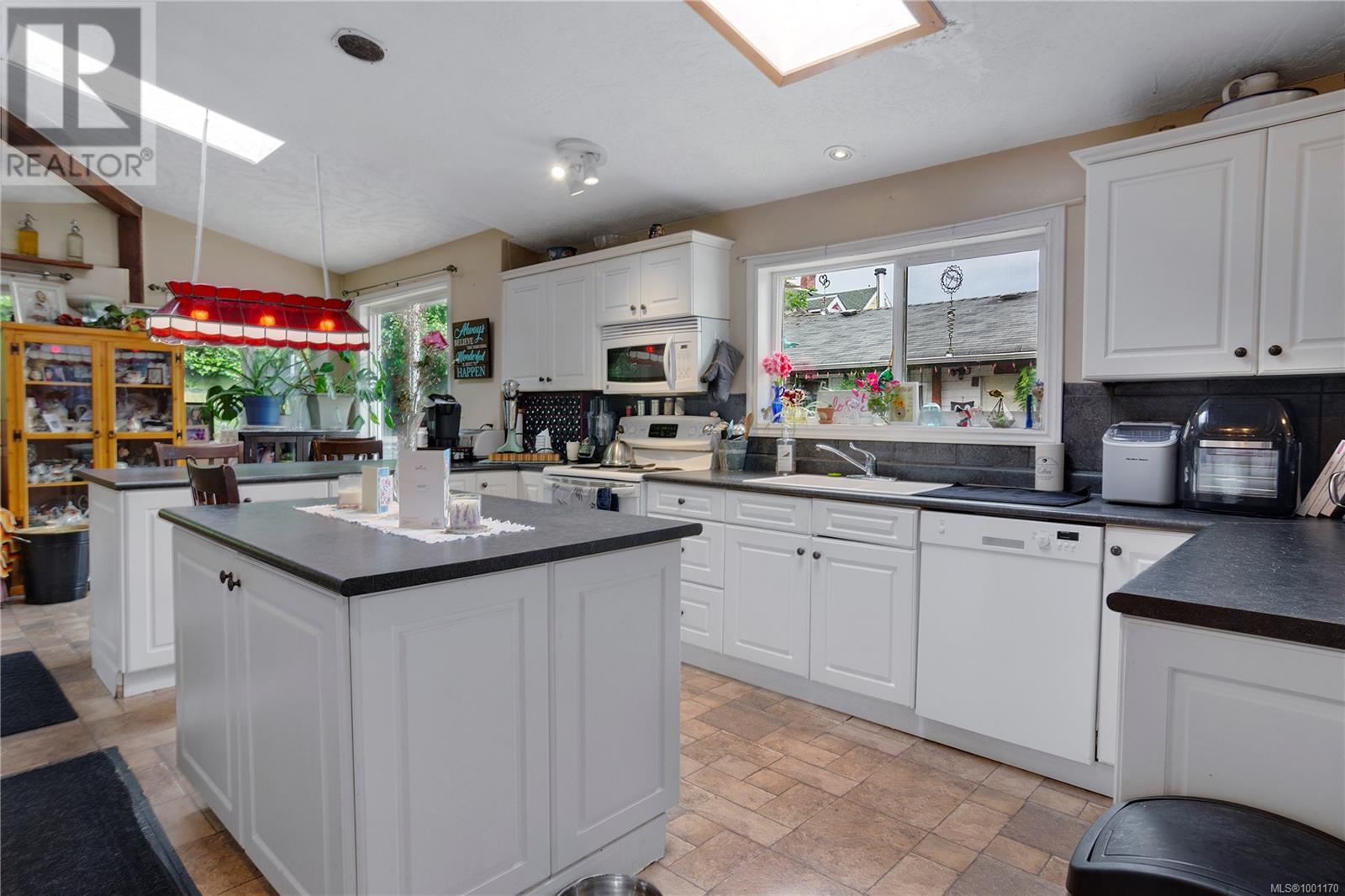 762 Albert St, Nanaimo, British Columbia  V9R 2W5 - Photo 6 - 1001170