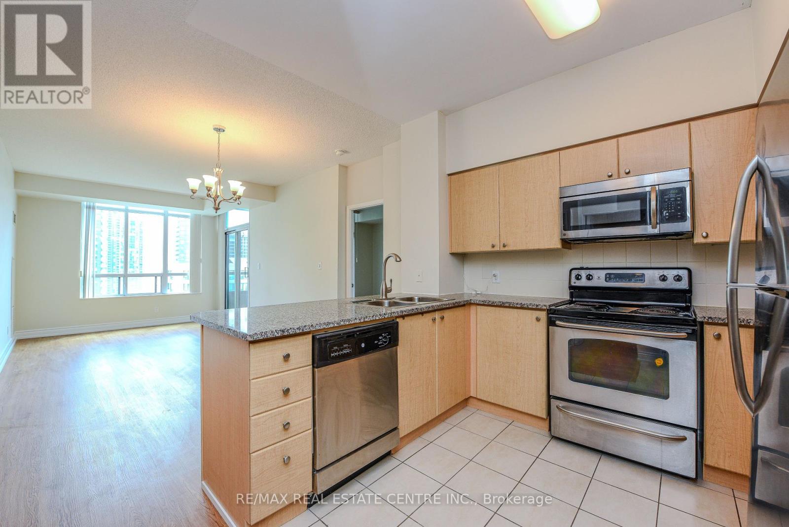 2107 - 335 Rathburn Road W, Mississauga (Creditview), Ontario  L5B 0C8 - Photo 8 - W12174438