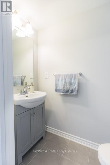 1669 Copeland Circle, Milton, Ontario  L9T 8X8 - Photo 12 - W12174445