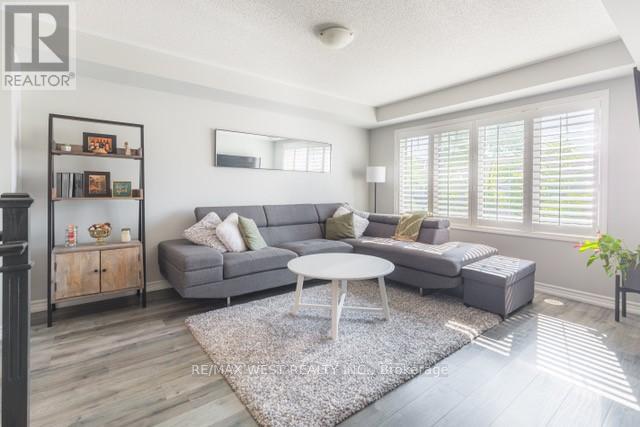 1669 Copeland Circle, Milton, Ontario  L9T 8X8 - Photo 6 - W12174445
