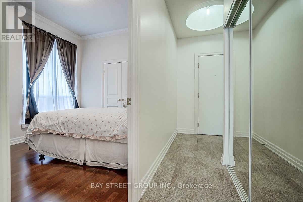 Lph14 - 2083 Lake Shore Boulevard W, Toronto, Ontario  M8V 4G2 - Photo 11 - W12174452
