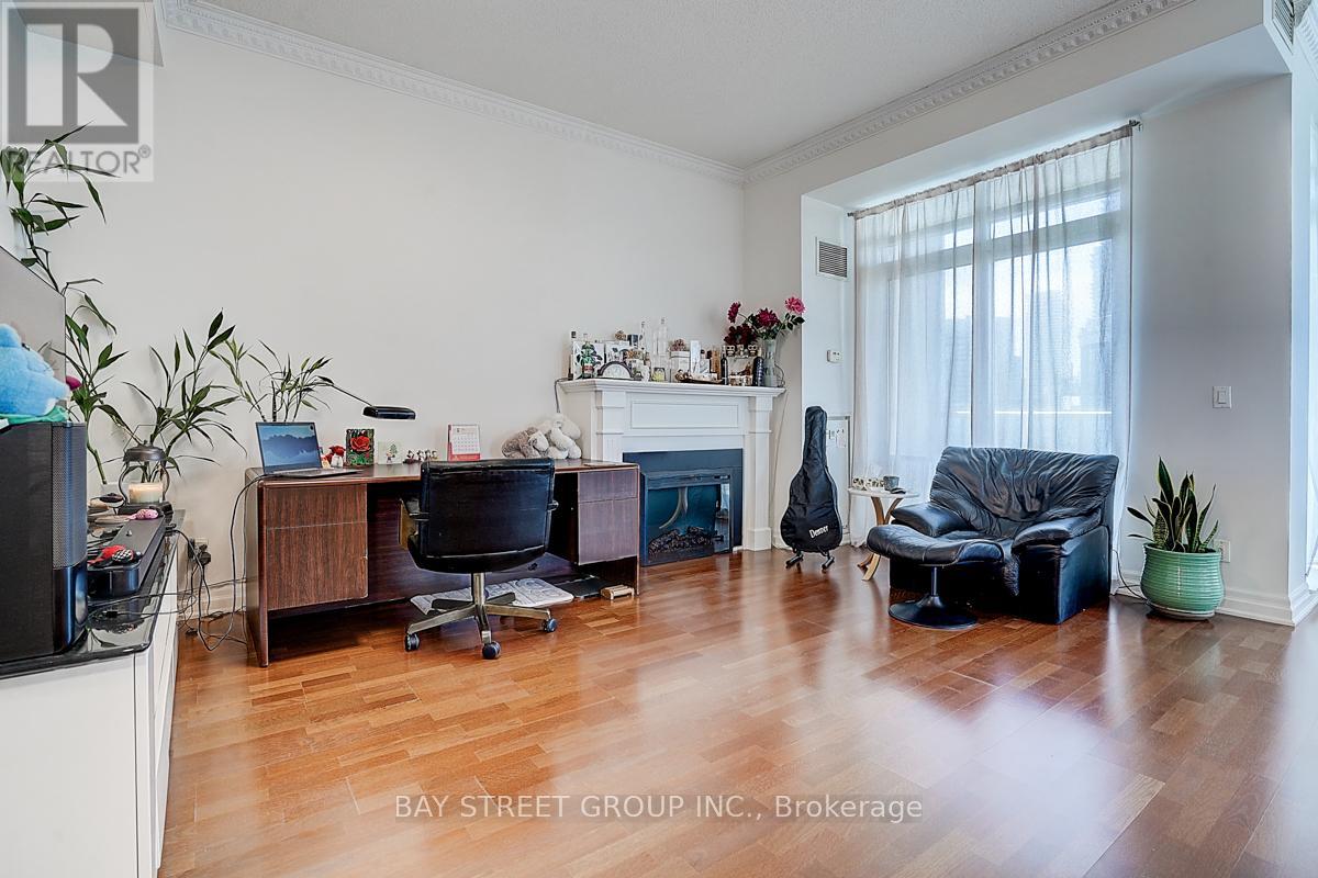 Lph14 - 2083 Lake Shore Boulevard W, Toronto, Ontario  M8V 4G2 - Photo 13 - W12174452