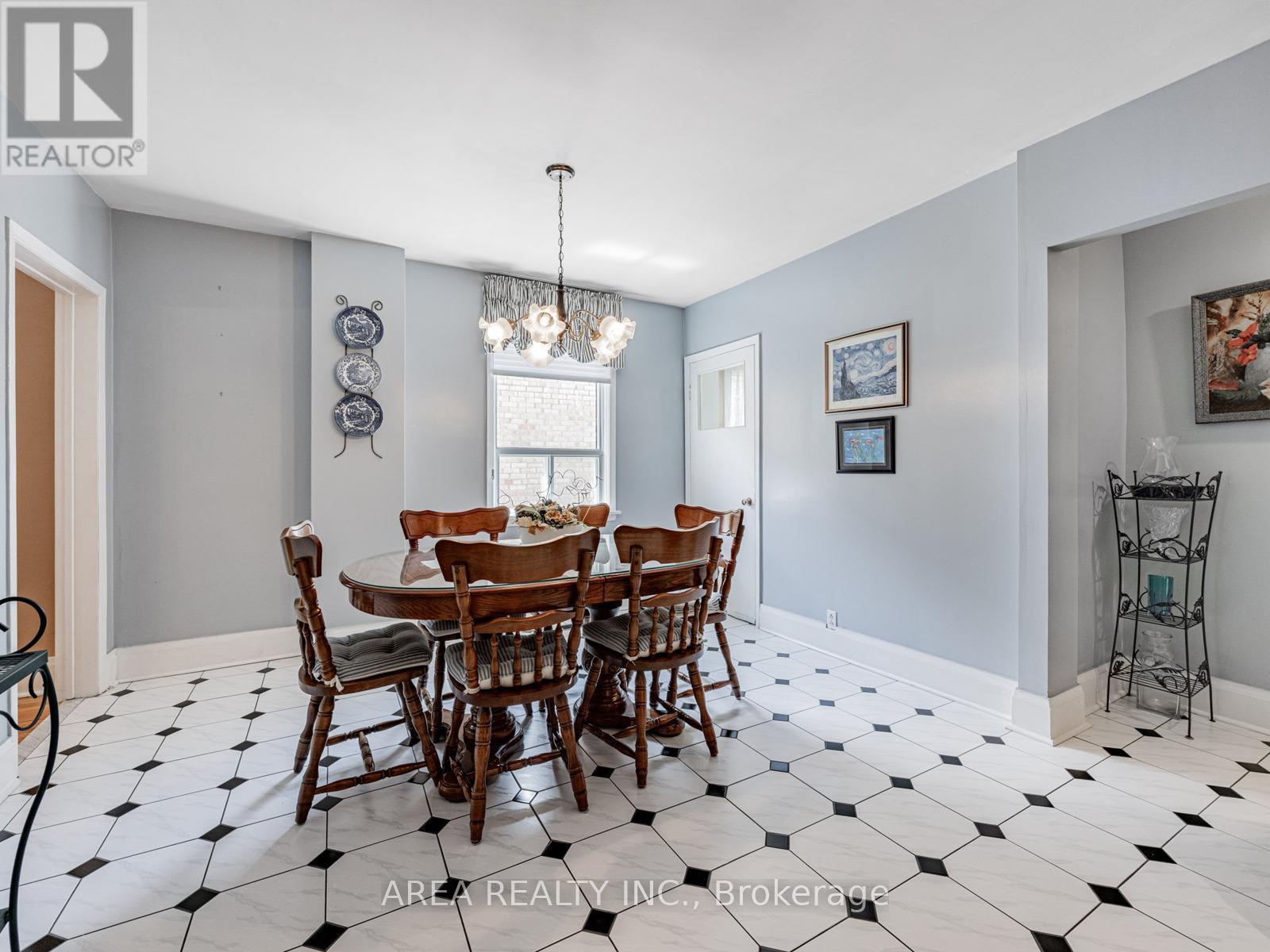 54 Hartley Avenue, Toronto, Ontario  M6E 4E8 - Photo 10 - W12174453