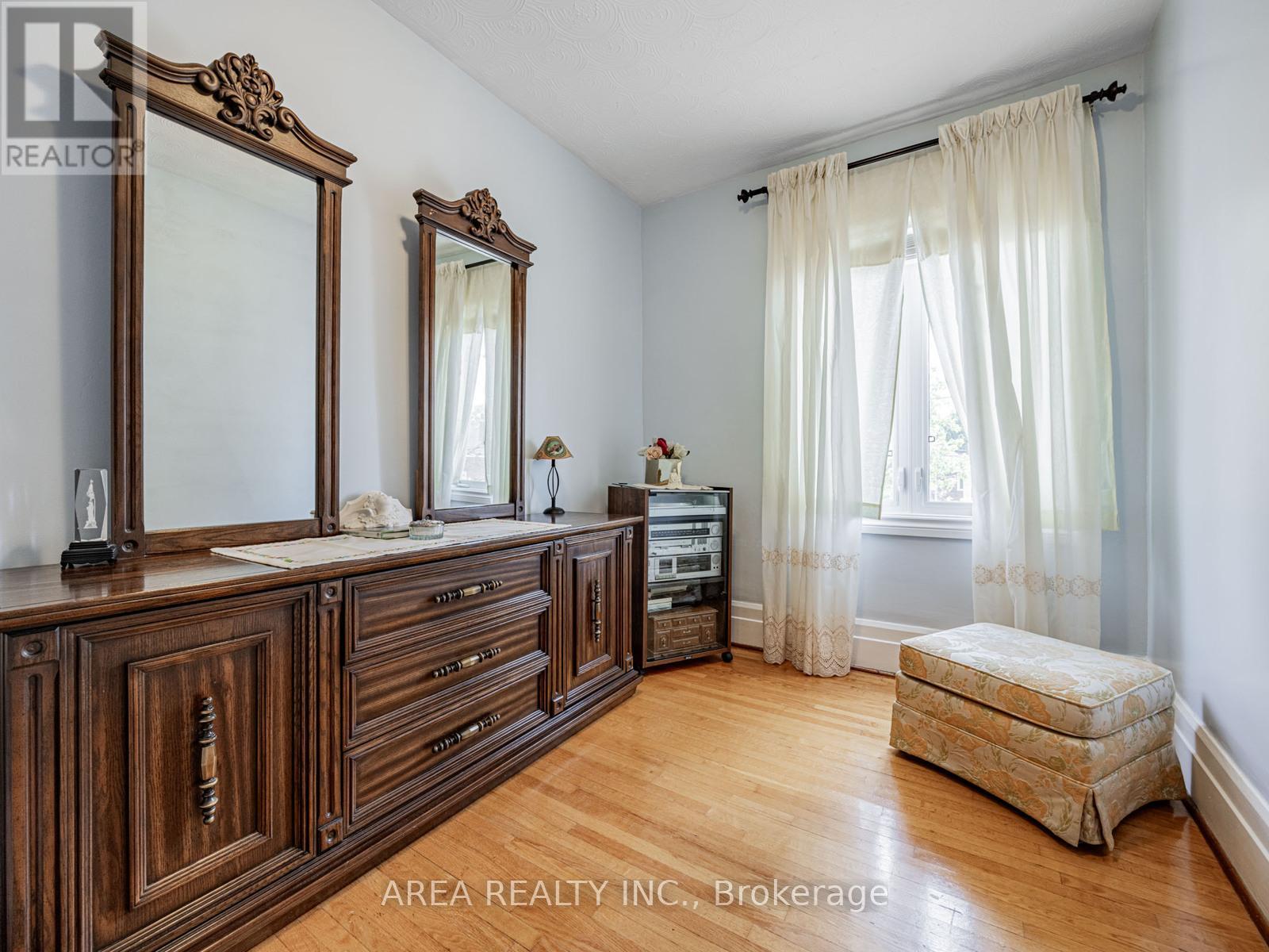 54 Hartley Avenue, Toronto, Ontario  M6E 4E8 - Photo 15 - W12174453
