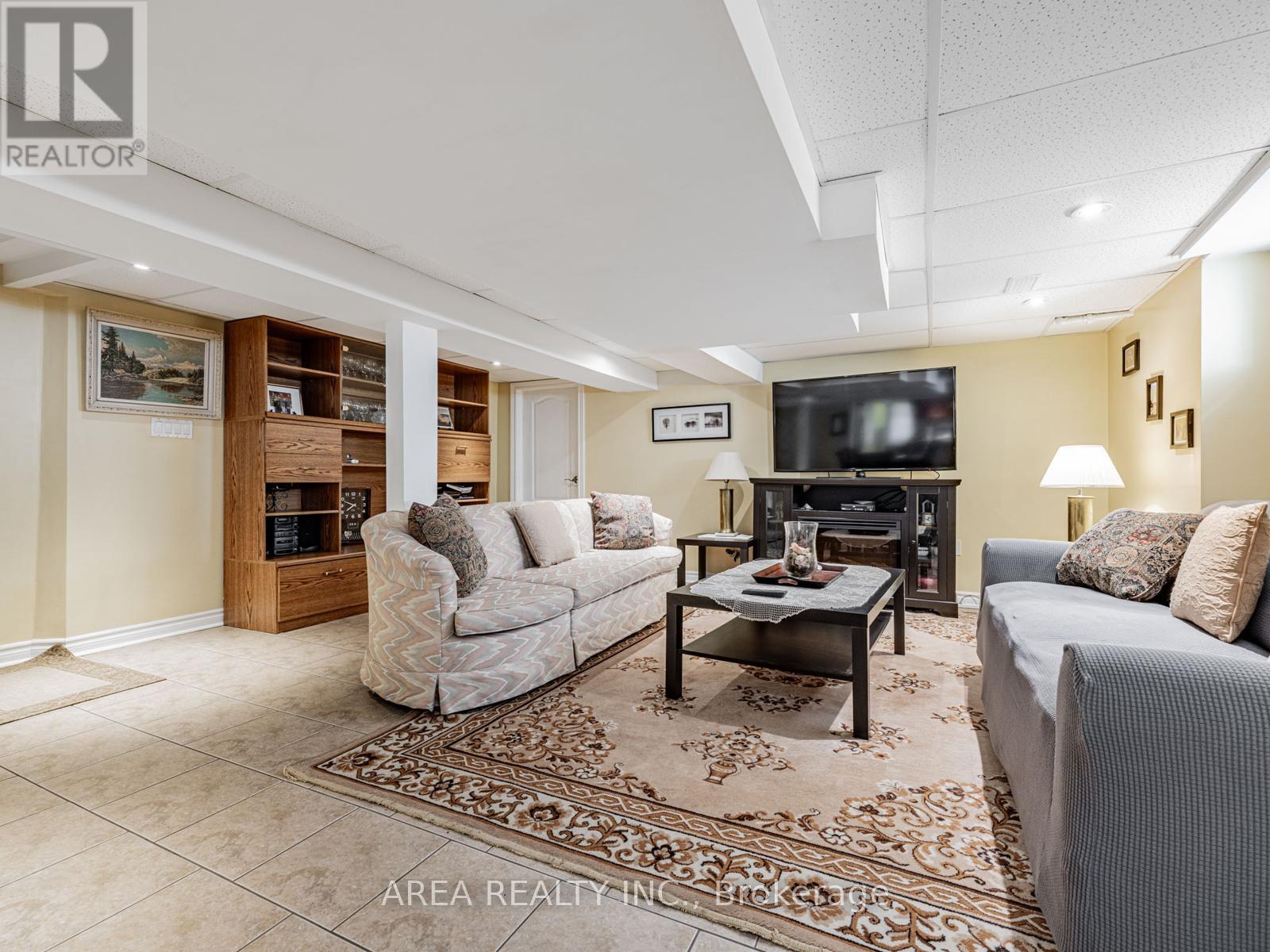 54 Hartley Avenue, Toronto, Ontario  M6E 4E8 - Photo 20 - W12174453