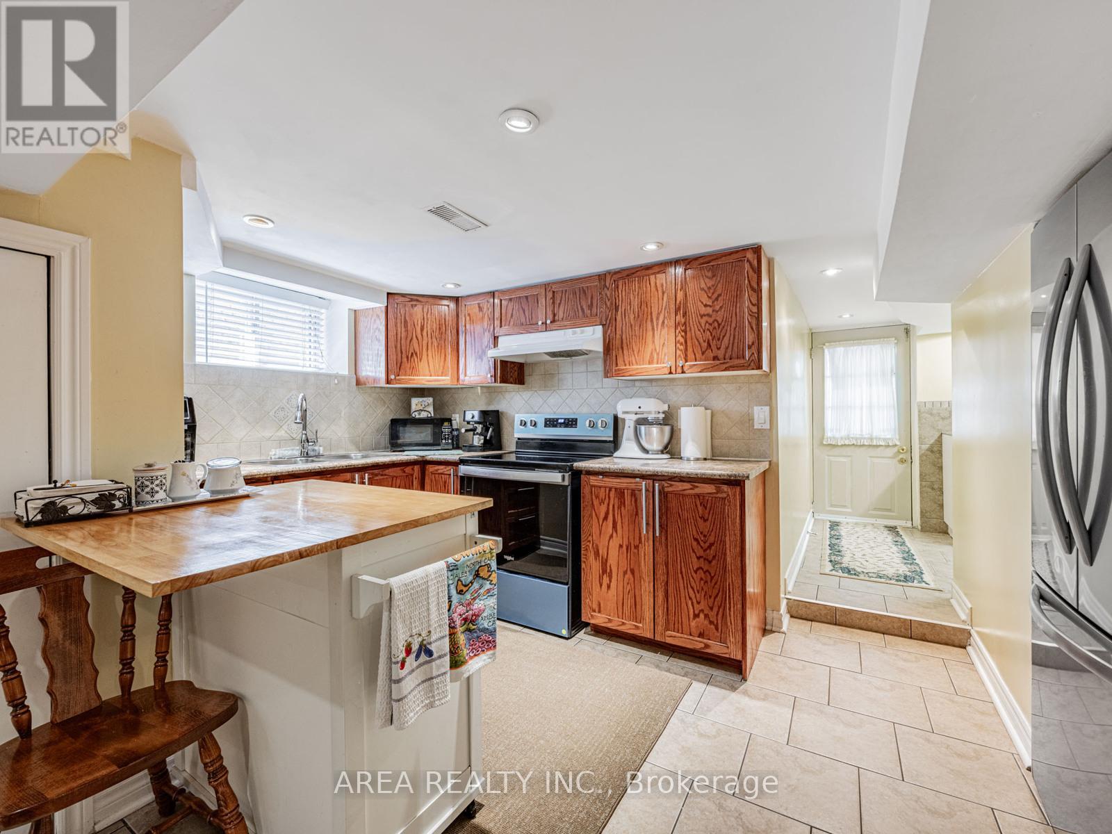 54 Hartley Avenue, Toronto, Ontario  M6E 4E8 - Photo 24 - W12174453