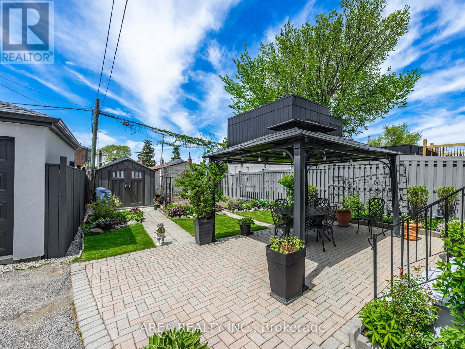 54 Hartley Avenue, Toronto, Ontario  M6E 4E8 - Photo 28 - W12174453