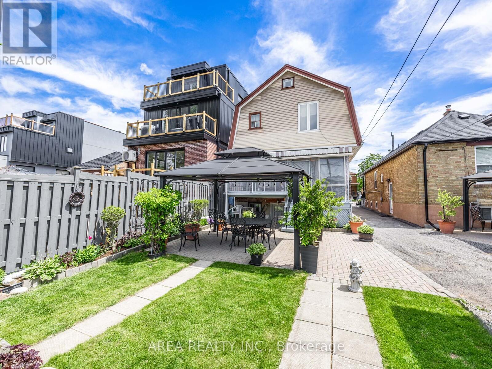 54 Hartley Avenue, Toronto, Ontario  M6E 4E8 - Photo 29 - W12174453