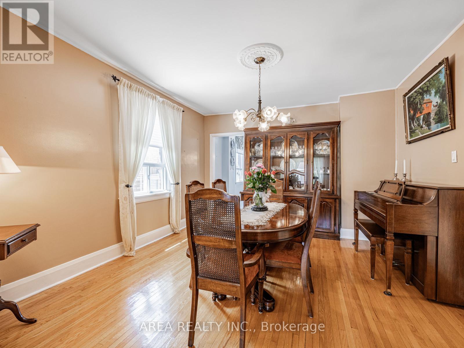54 Hartley Avenue, Toronto, Ontario  M6E 4E8 - Photo 6 - W12174453