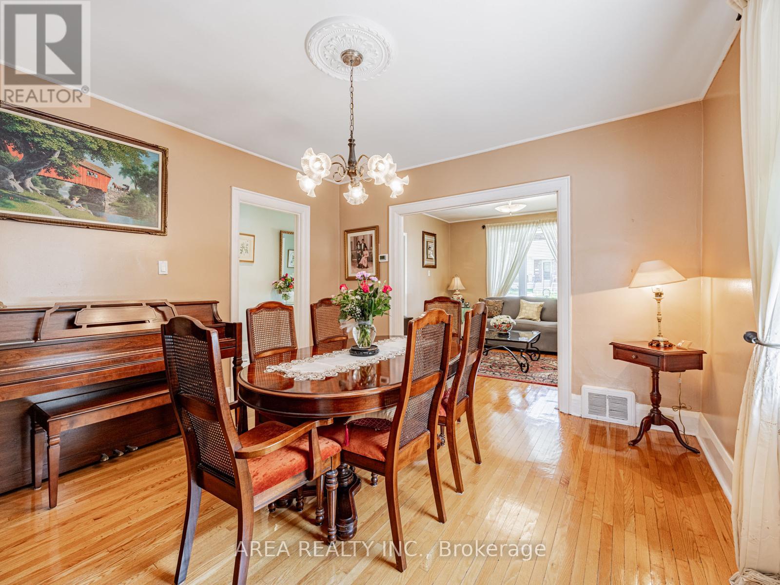 54 Hartley Avenue, Toronto, Ontario  M6E 4E8 - Photo 7 - W12174453