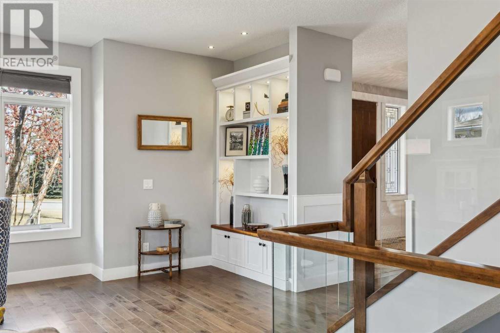10 Glenmount Crescent Sw, Calgary, Alberta  T3E 4B3 - Photo 4 - A2210683