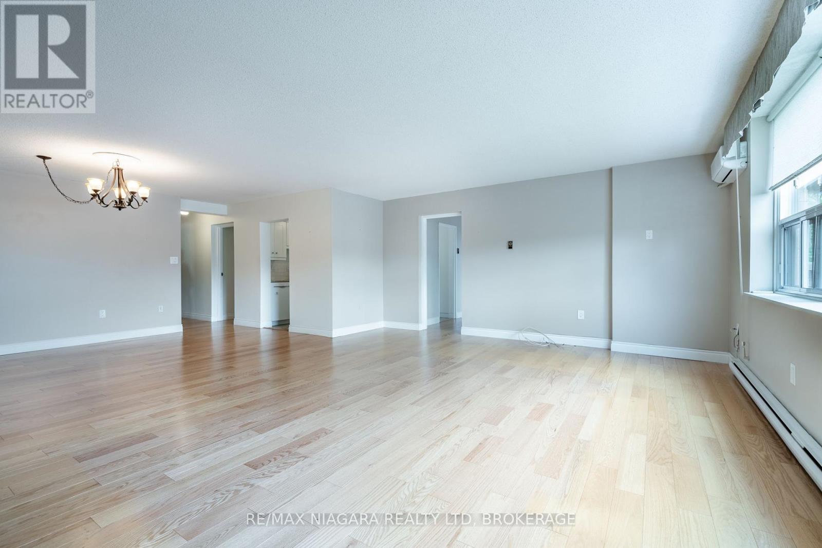 305 - 28 Robinson Street N, Grimsby (Grimsby East), Ontario  L3M 3C9 - Photo 18 - X12174469