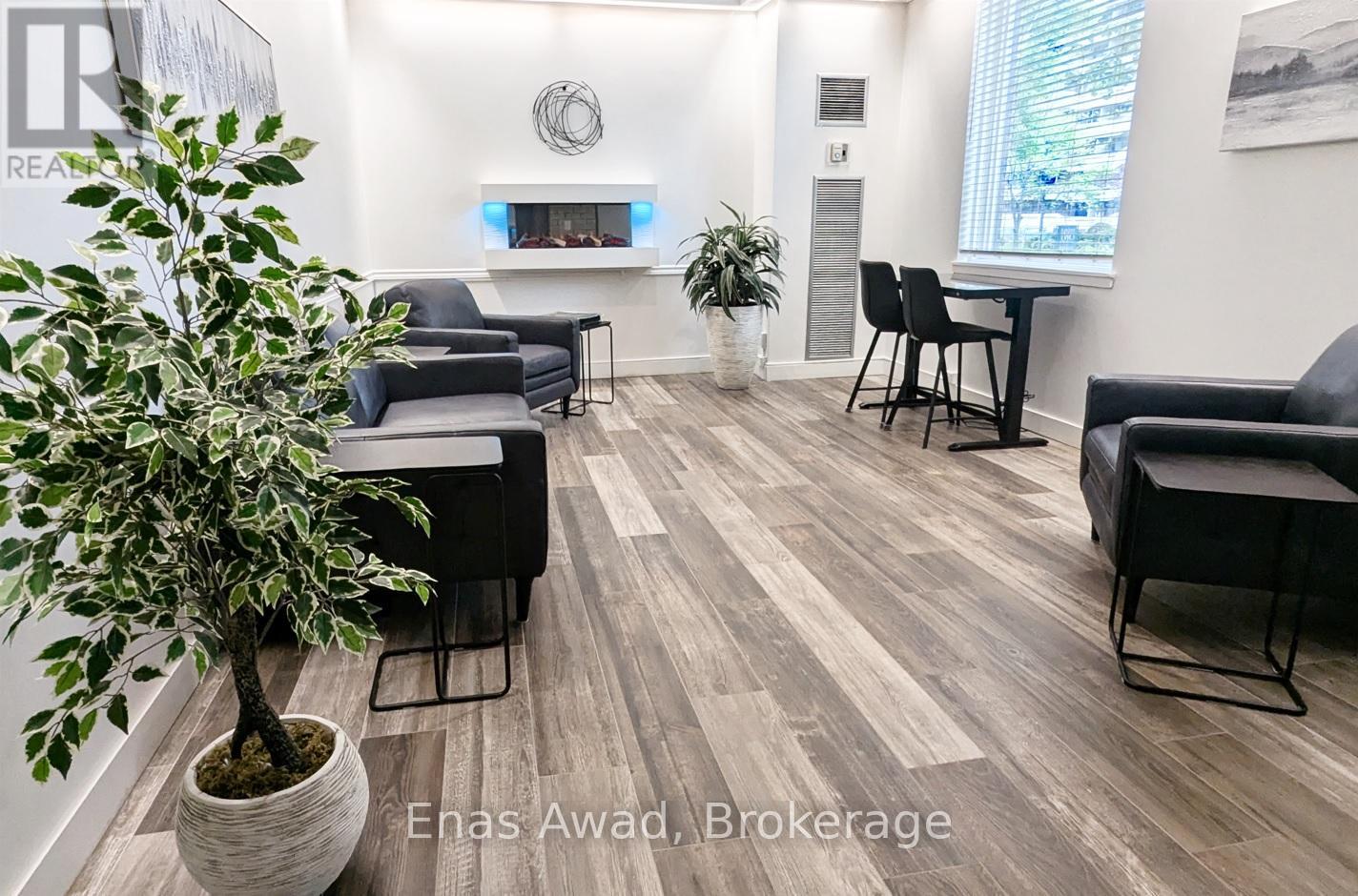 807 - 1100 Ambleside Drive, Ottawa, Ontario  K2B 8G6 - Photo 2 - X12174509