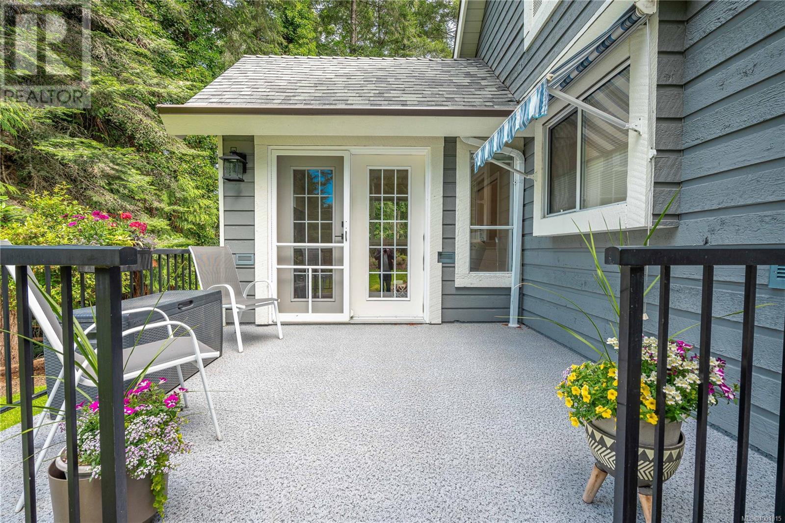 1300 Maple Rd, North Saanich, British Columbia  V8L 5P7 - Photo 2 - 1001015