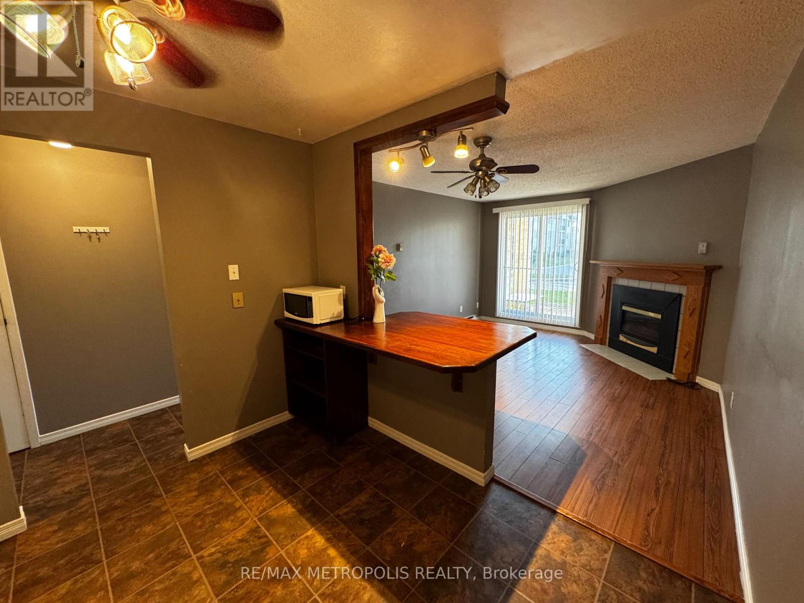 Photo 3 of 15 for 109 - 731 Deveron Crescent