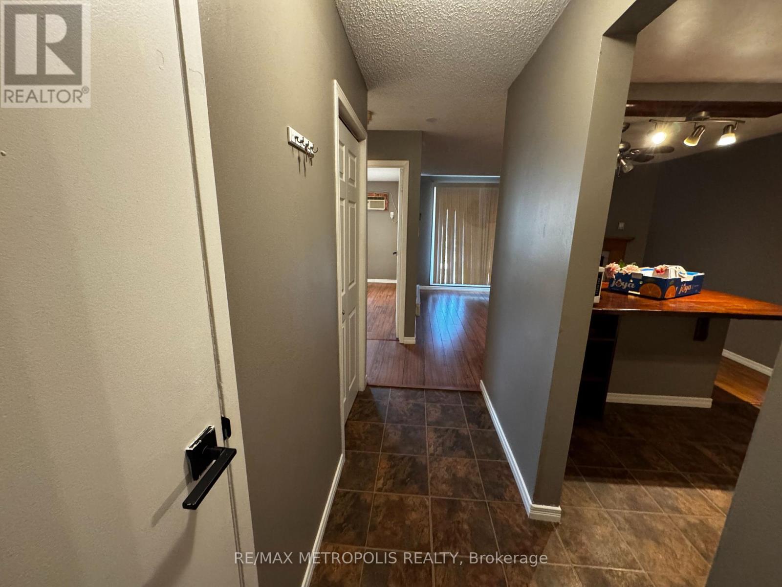 Photo 4 of 15 for 109 - 731 Deveron Crescent