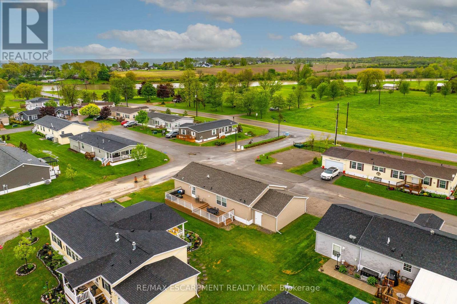 2 Driftwood Crescent, Haldimand (Nanticoke), Ontario  N0A 1L0 - Photo 47 - X12174456