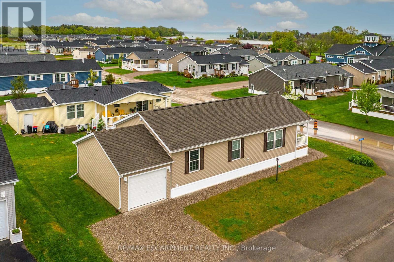 2 Driftwood Crescent, Haldimand (Nanticoke), Ontario  N0A 1L0 - Photo 48 - X12174456