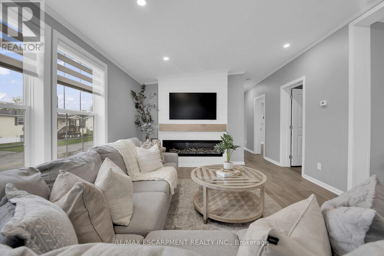 2 Driftwood Crescent, Haldimand (Nanticoke), Ontario  N0A 1L0 - Photo 7 - X12174456