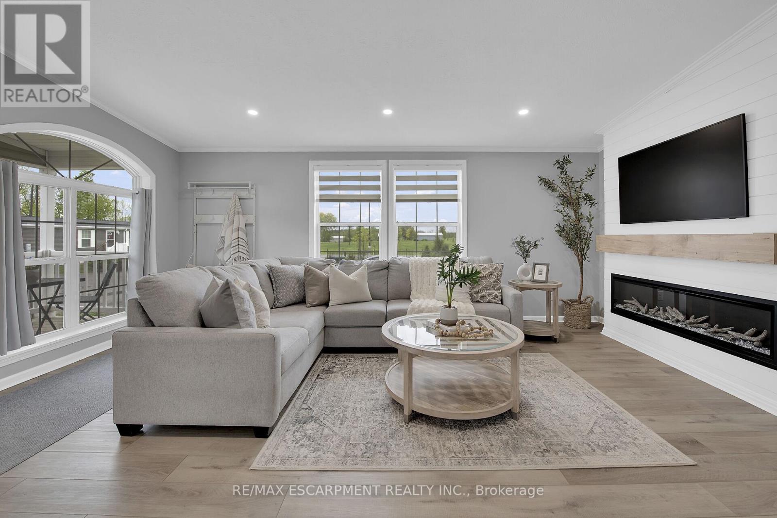 2 Driftwood Crescent, Haldimand (Nanticoke), Ontario  N0A 1L0 - Photo 8 - X12174456