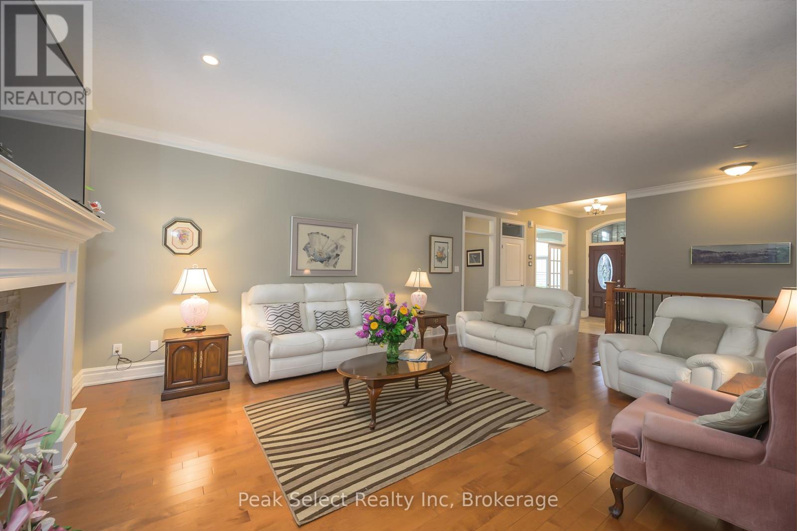 Photo 11 of 41 for 2285 Lilac Avenue