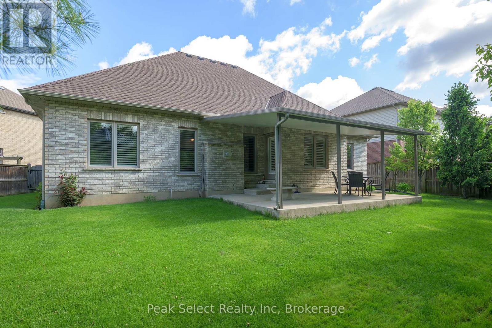 Photo 2 of 41 for 2285 Lilac Avenue