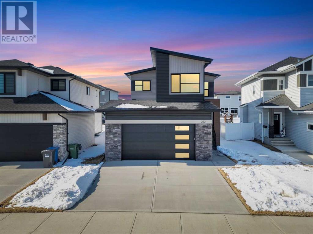 252 Emerald Drive, Red Deer, Alberta  T4P 3E2 - Photo 1 - A2219822