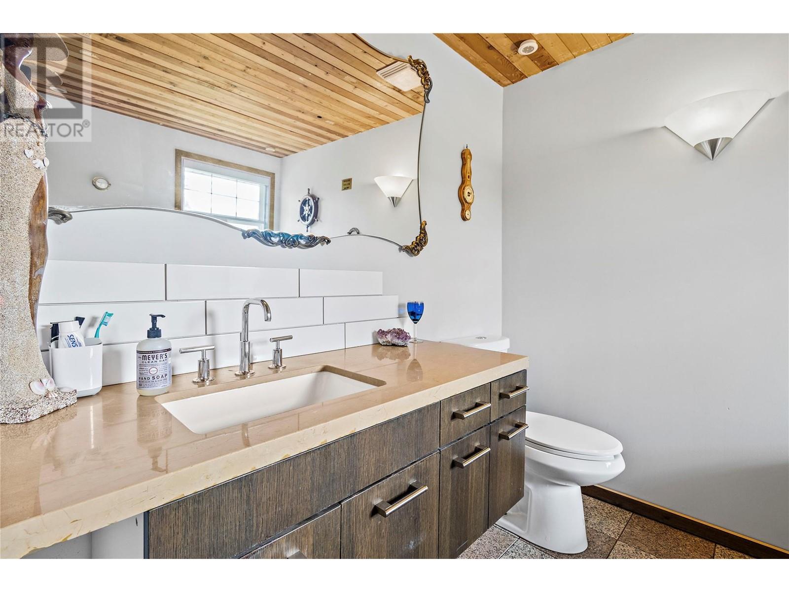 1446 Nittel Road, Seymour Arm, BC V0E1M0