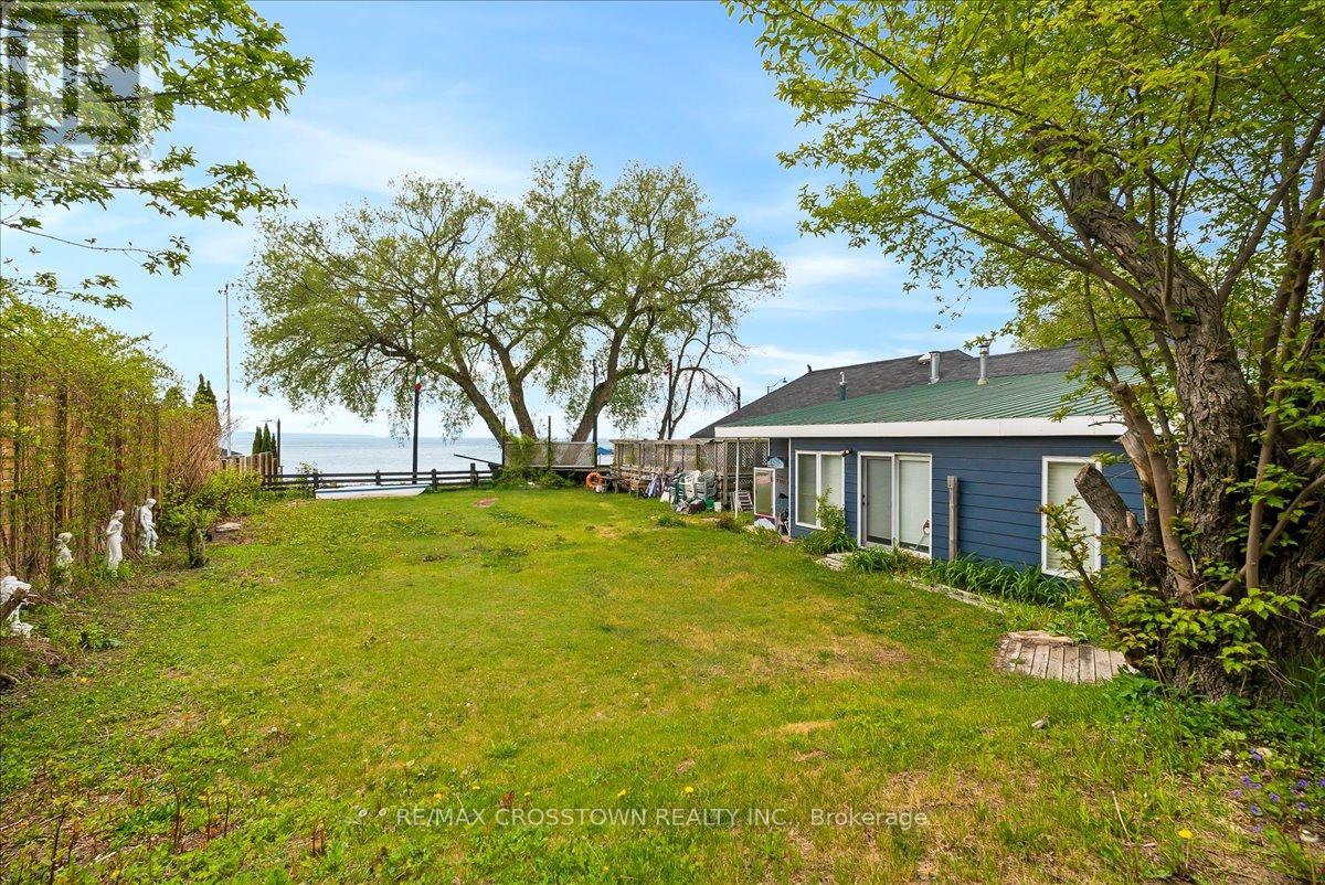 369 Balm Beach Road W, Tiny, Ontario  L0L 2J0 - Photo 22 - S12174356