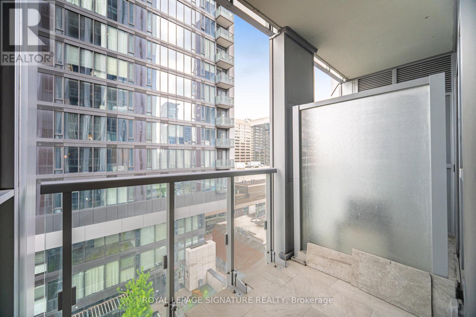 712 - 1 Yorkville Avenue, Toronto, Ontario  M4W 1L1 - Photo 16 - C12174488