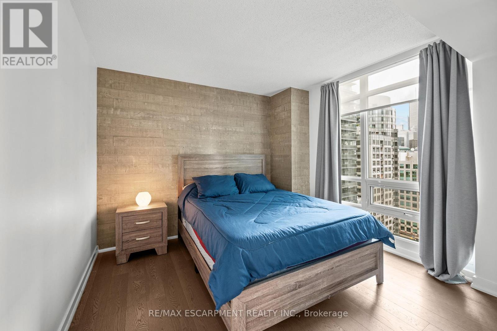 2105 - 381 Front Street W, Toronto, Ontario  M5V 3R8 - Photo 17 - C12174526