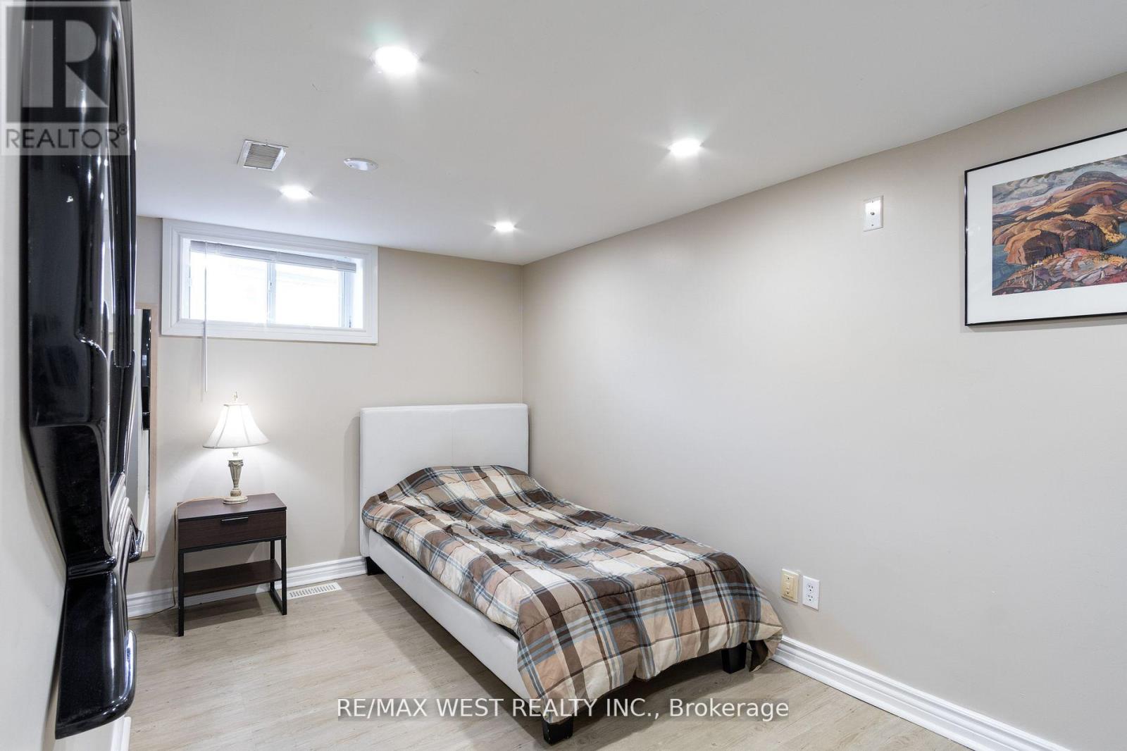 10 Pastrano Court, Toronto, Ontario  M1M 1X1 - Photo 25 - E12174473