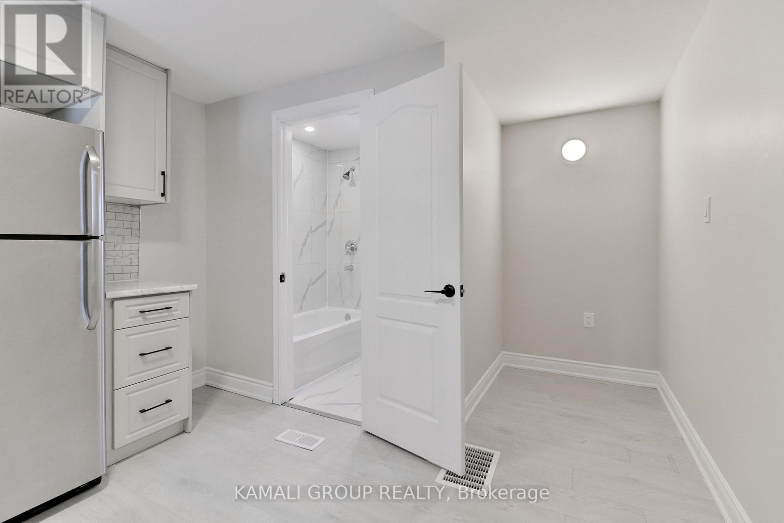 Unit 1 - 93 Mcmillan Drive, Oshawa, Ontario  L1G 3Z7 - Photo 6 - E12174532