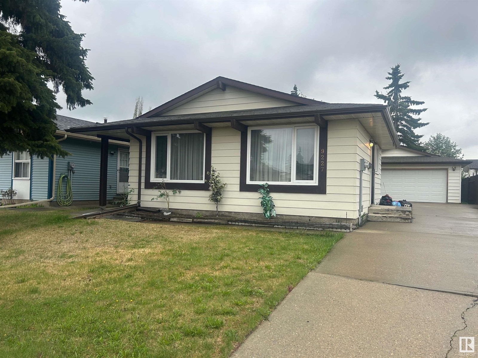 9227 170 Av Nw, Edmonton, Alberta  T5Z 1C9 - Photo 1 - E4438620