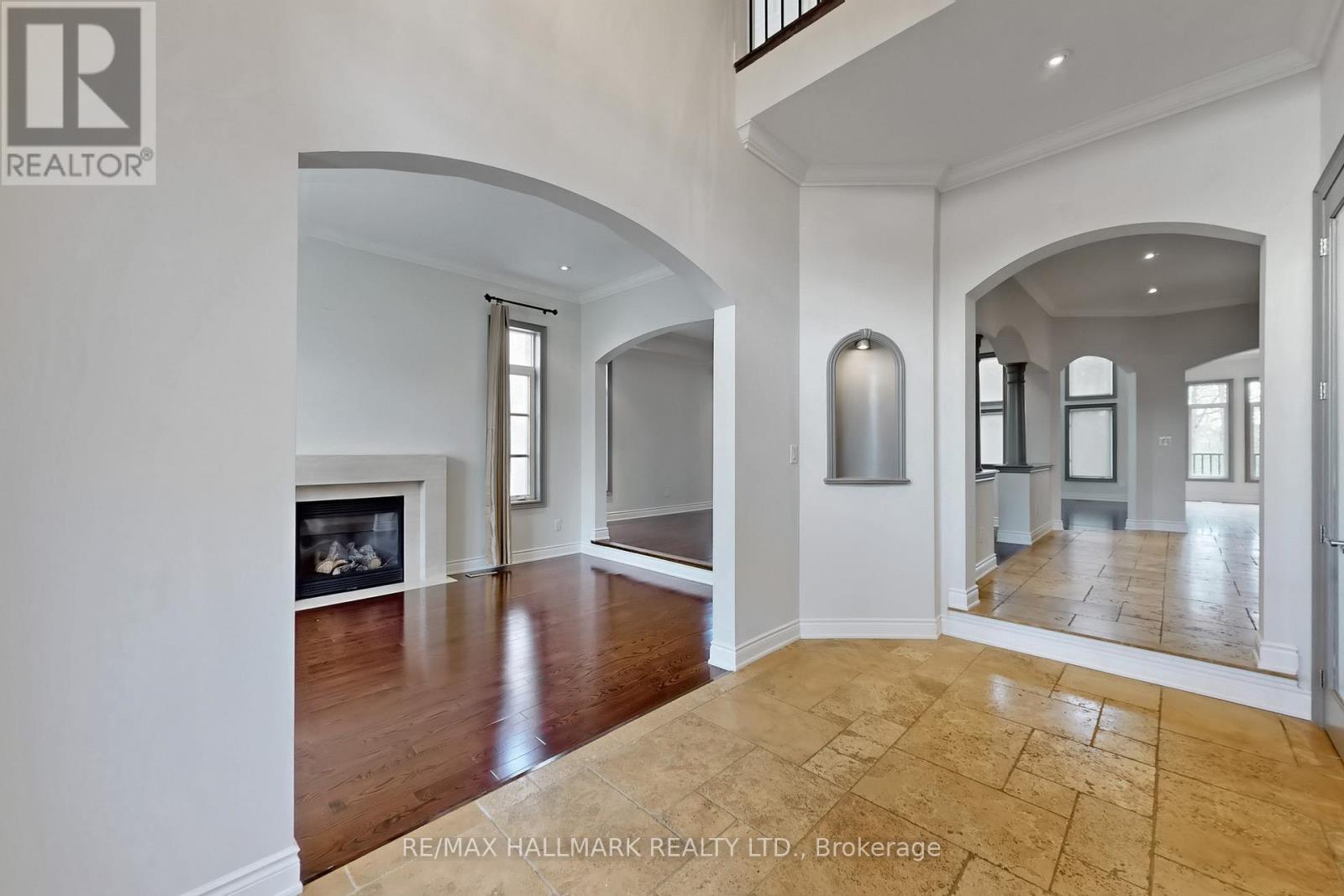 Property at 383 PARADELLE DRIVE image 5