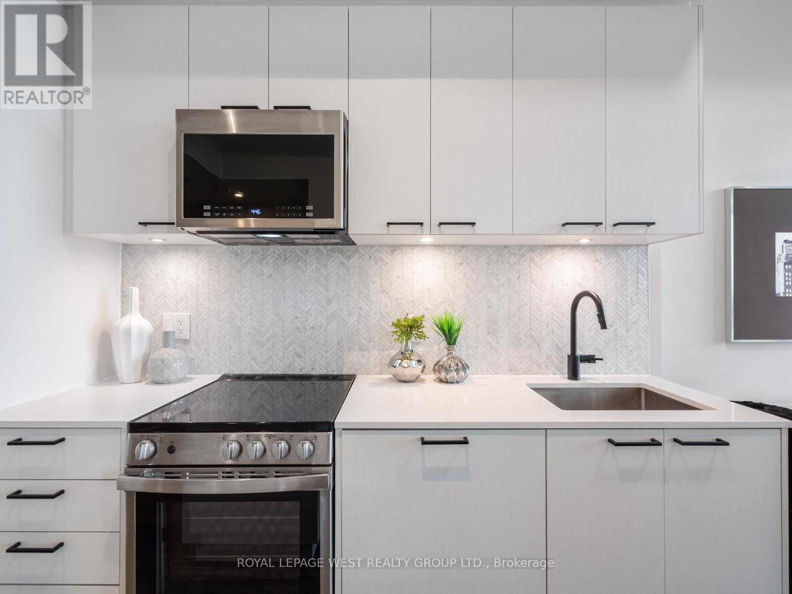 713 - 1808 St. Clair Avenue W, Toronto, Ontario  M6N 1J5 - Photo 10 - W12174514
