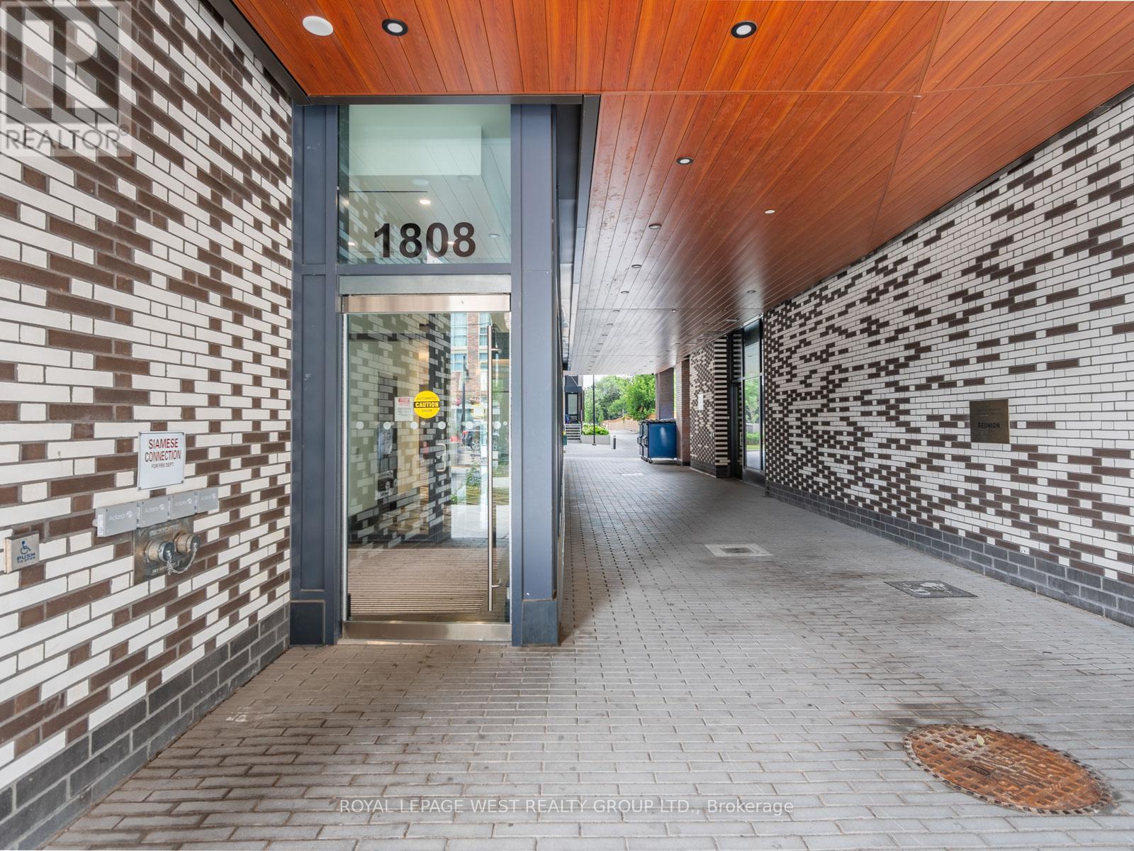 713 - 1808 St. Clair Avenue W, Toronto, Ontario  M6N 1J5 - Photo 32 - W12174514