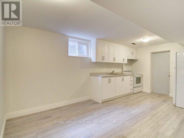 16 Ecclestone Drive, Brampton, Ontario  L6X 3L6 - Photo 14 - W12174534