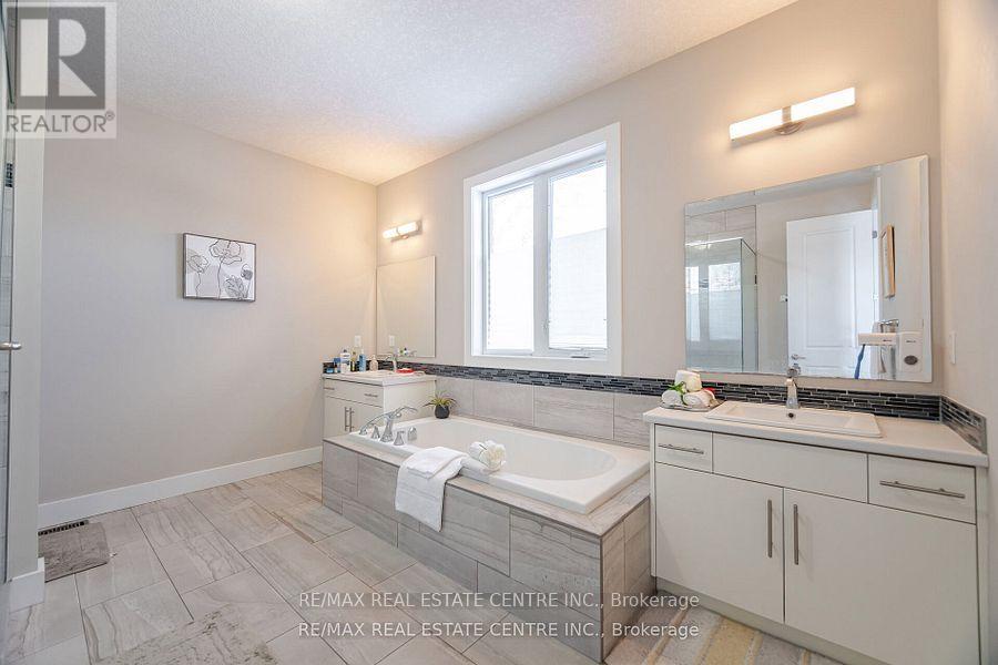 204 Forest Creek Drive, Kitchener, Ontario  N2P 2R3 - Photo 23 - X12174512