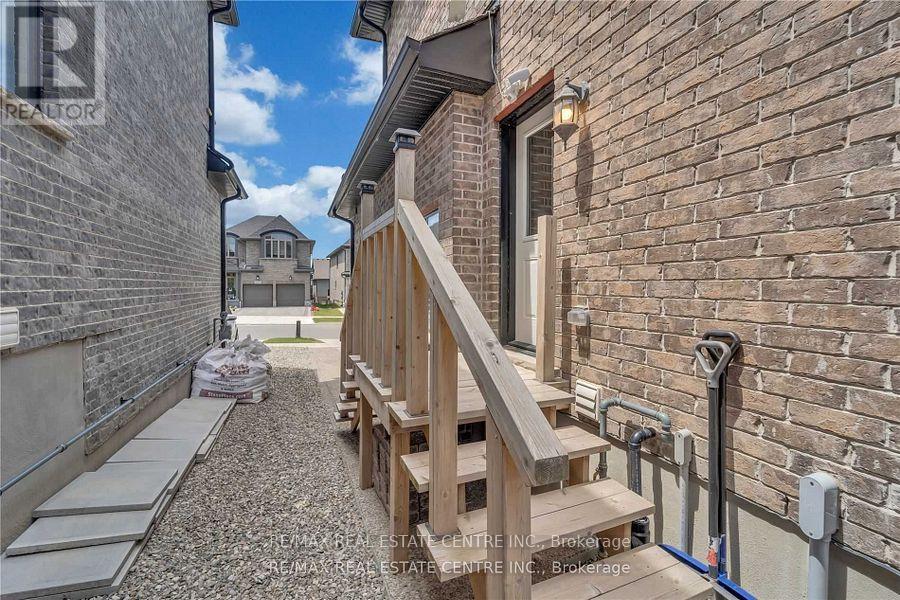 204 Forest Creek Drive, Kitchener, Ontario  N2P 2R3 - Photo 34 - X12174512