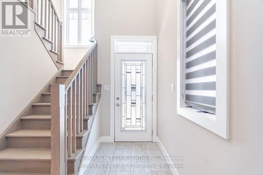 204 Forest Creek Drive, Kitchener, Ontario  N2P 2R3 - Photo 6 - X12174512