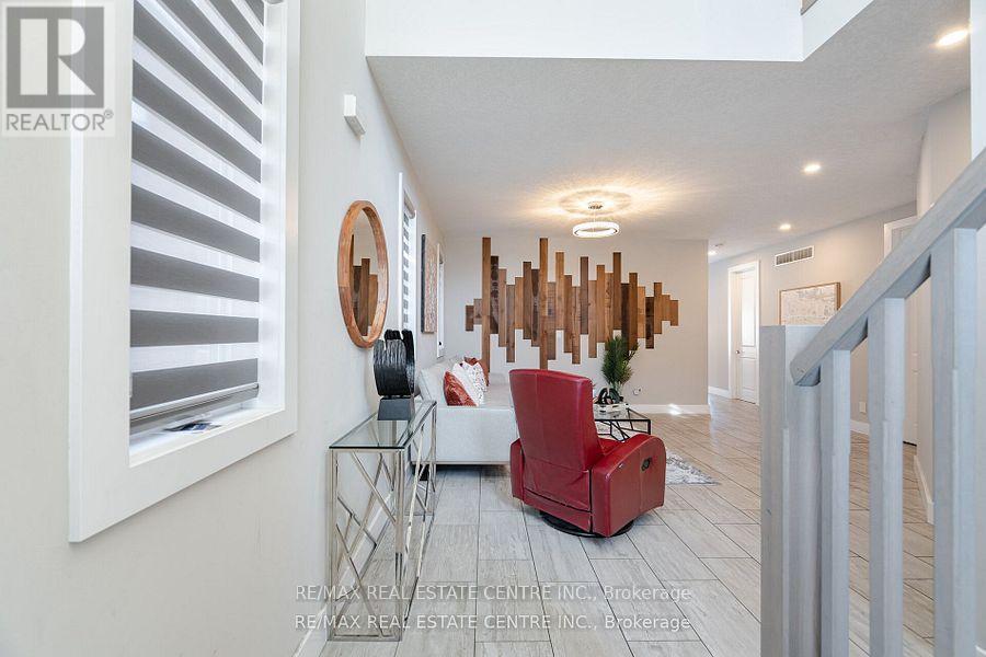 204 Forest Creek Drive, Kitchener, Ontario  N2P 2R3 - Photo 7 - X12174512
