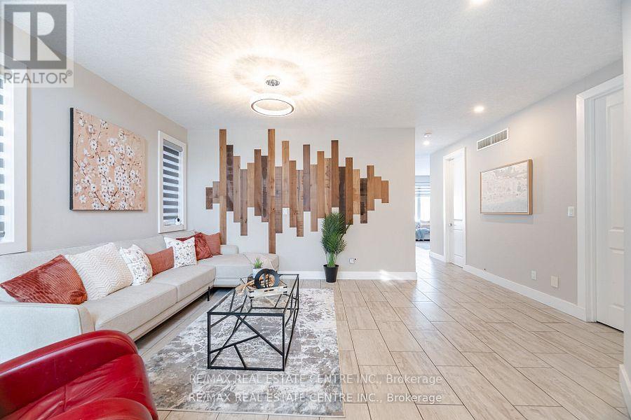 204 Forest Creek Drive, Kitchener, Ontario  N2P 2R3 - Photo 8 - X12174512